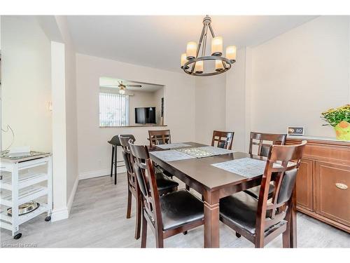 32 Walnut Lane, Paris, ON - Indoor Photo Showing Dining Room