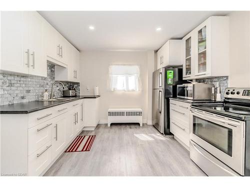 32 Walnut Lane, Paris, ON - Indoor Photo Showing Kitchen