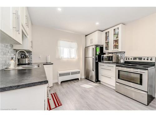 32 Walnut Lane, Paris, ON - Indoor Photo Showing Kitchen