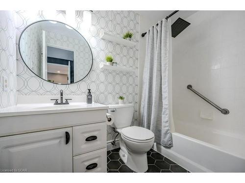 1206-55 Green Valley Drive, Kitchener, ON - Indoor Photo Showing Bathroom