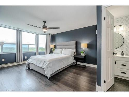 1206-55 Green Valley Drive, Kitchener, ON - Indoor Photo Showing Bedroom