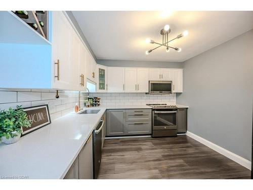 1206-55 Green Valley Drive, Kitchener, ON - Indoor Photo Showing Kitchen