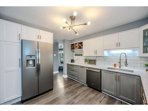 1206-55 Green Valley Drive, Kitchener, ON - Indoor Photo Showing Kitchen