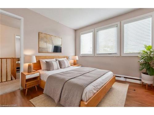 109 Parkside Drive W, Fergus, ON - Indoor Photo Showing Bedroom