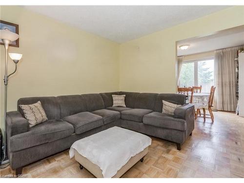 109 Parkside Drive W, Fergus, ON - Indoor Photo Showing Living Room