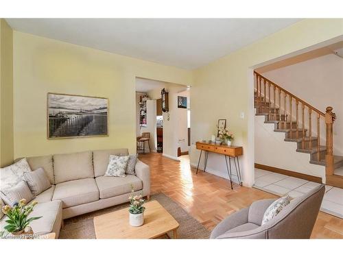 109 Parkside Drive W, Fergus, ON - Indoor Photo Showing Living Room