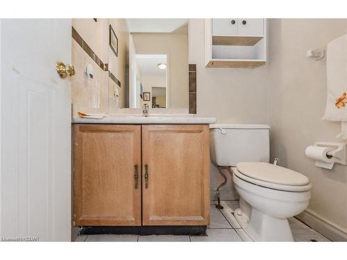 109 Parkside Drive W, Fergus, ON - Indoor Photo Showing Bathroom