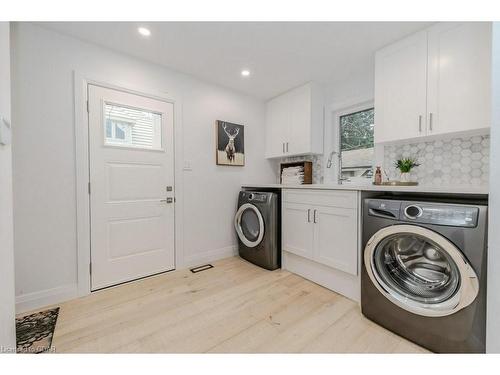 181 Dimson Avenue, Guelph, ON - Indoor Photo Showing Laundry Room