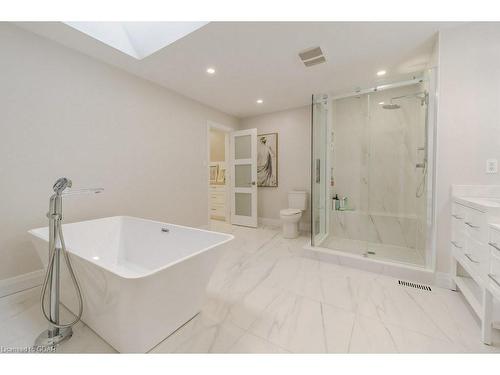 181 Dimson Avenue, Guelph, ON - Indoor Photo Showing Bathroom