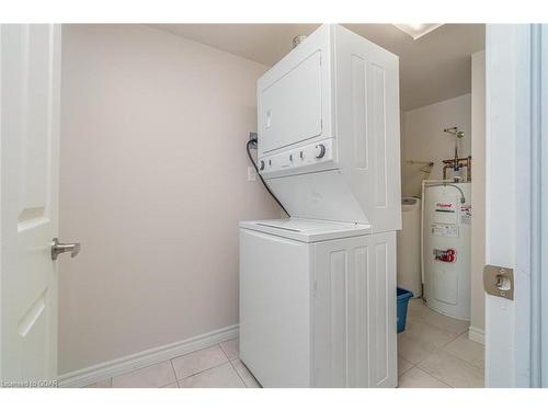 412-45 Kingsbury Square, Guelph, ON - Indoor Photo Showing Laundry Room