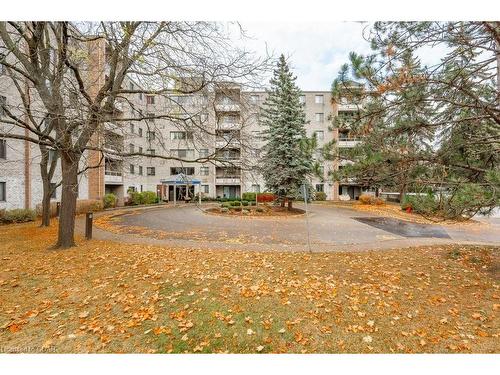 501-89 Westwood Road, Guelph, ON - Outdoor