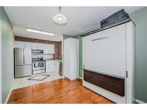 501-89 Westwood Road, Guelph, ON - Indoor Photo Showing Kitchen