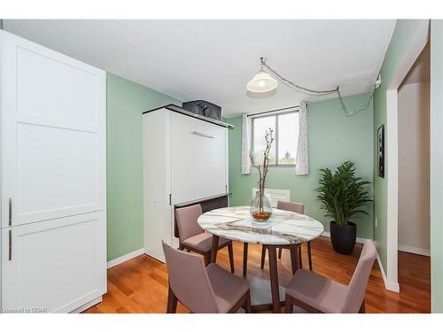 501-89 Westwood Road, Guelph, ON - Indoor Photo Showing Dining Room