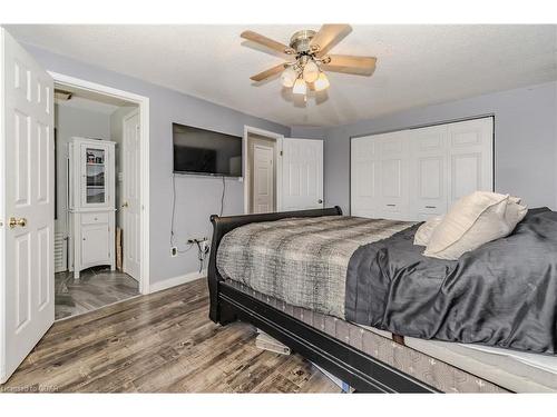 109 Hawkins Drive, Cambridge, ON - Indoor Photo Showing Bedroom