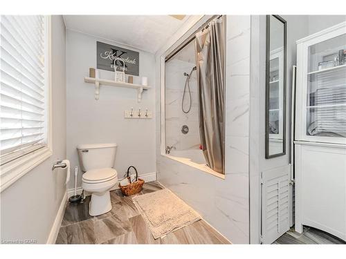 109 Hawkins Drive, Cambridge, ON - Indoor Photo Showing Bathroom