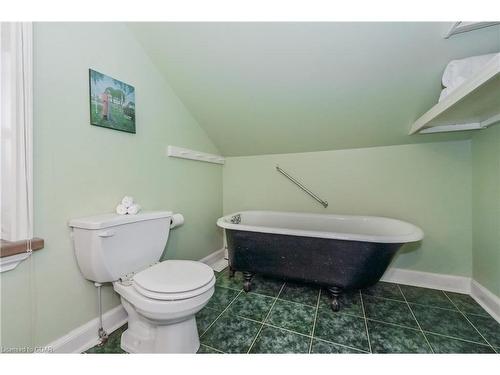 45 Water Street East, Elora, ON - Indoor Photo Showing Bathroom