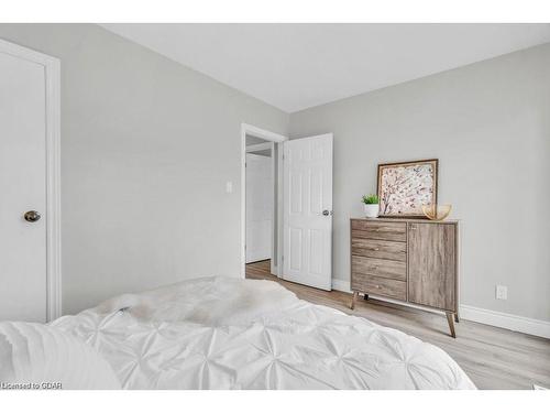 9 June Avenue, Guelph, ON - Indoor Photo Showing Bedroom