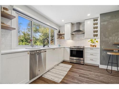 23-30 Green Valley Drive, Kitchener, ON - Indoor Photo Showing Kitchen With Upgraded Kitchen