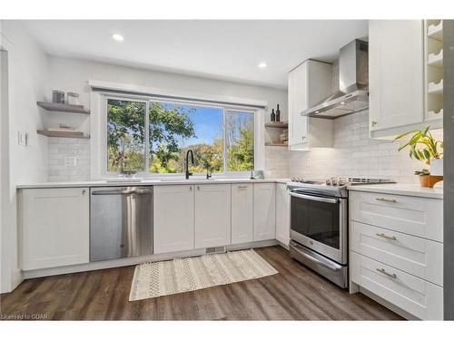 23-30 Green Valley Drive, Kitchener, ON - Indoor Photo Showing Kitchen With Upgraded Kitchen