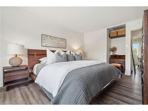 23-30 Green Valley Drive, Kitchener, ON - Indoor Photo Showing Bedroom