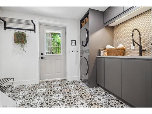 23-30 Green Valley Drive, Kitchener, ON - Indoor Photo Showing Laundry Room