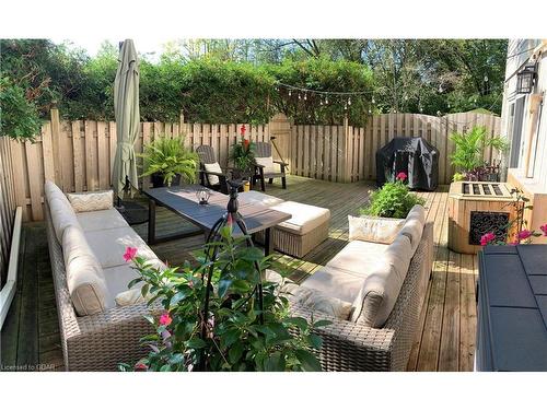 23-30 Green Valley Drive, Kitchener, ON - Outdoor With Deck Patio Veranda