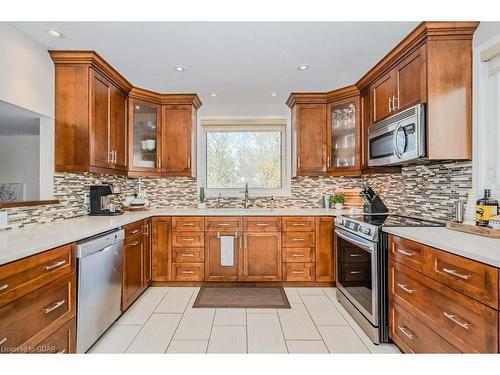 49 Old Colony Trail, Guelph, ON - Indoor Photo Showing Kitchen With Upgraded Kitchen