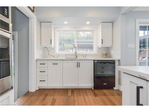 670 Ferrier Street, Fergus, ON - Indoor Photo Showing Kitchen