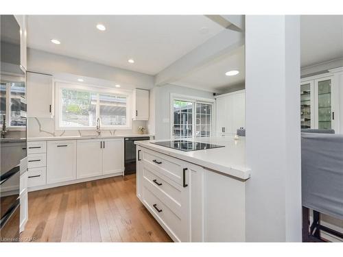 670 Ferrier Street, Fergus, ON - Indoor Photo Showing Kitchen