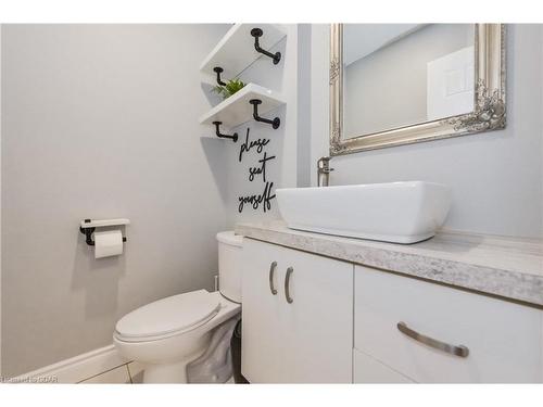 670 Ferrier Street, Fergus, ON - Indoor Photo Showing Bathroom