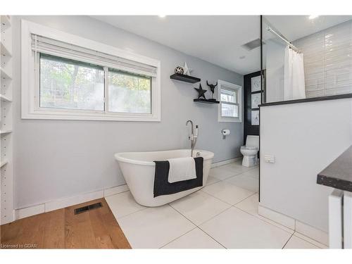 670 Ferrier Street, Fergus, ON - Indoor Photo Showing Bathroom