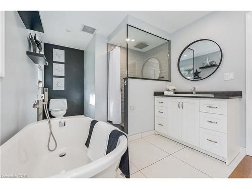 670 Ferrier Street, Fergus, ON - Indoor Photo Showing Bathroom