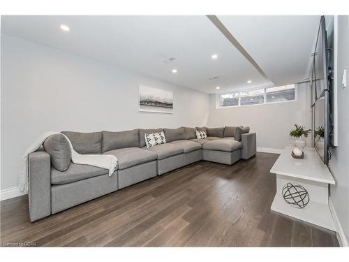 670 Ferrier Street, Fergus, ON - Indoor Photo Showing Living Room