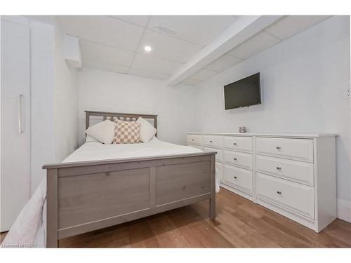 670 Ferrier Street, Fergus, ON - Indoor Photo Showing Bedroom