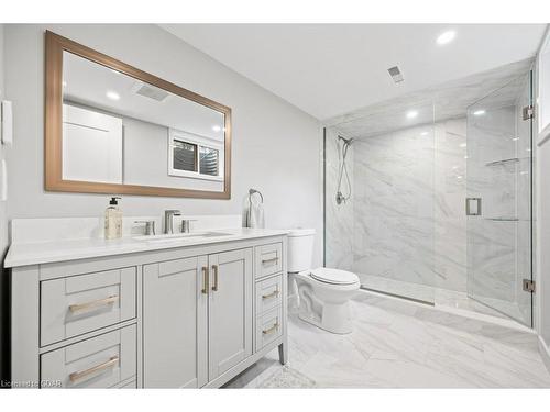 17 Darby Road, Guelph, ON - Indoor Photo Showing Bathroom