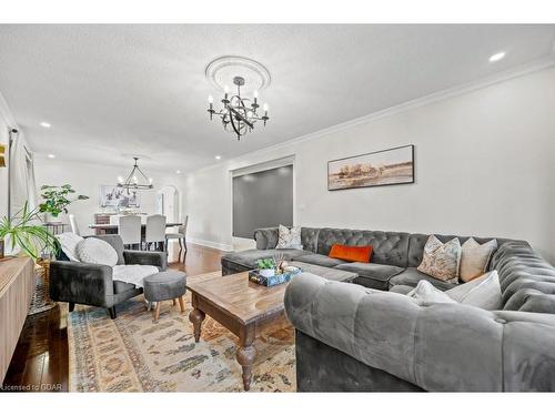 17 Darby Road, Guelph, ON - Indoor Photo Showing Living Room