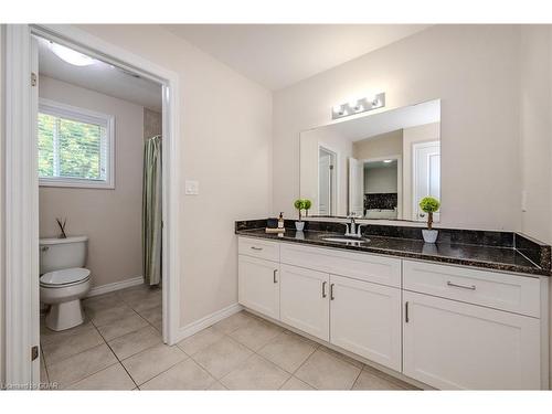 12 Summerfield Drive, Guelph, ON - Indoor Photo Showing Bathroom