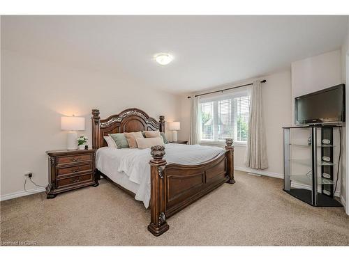 12 Summerfield Drive, Guelph, ON - Indoor Photo Showing Bedroom