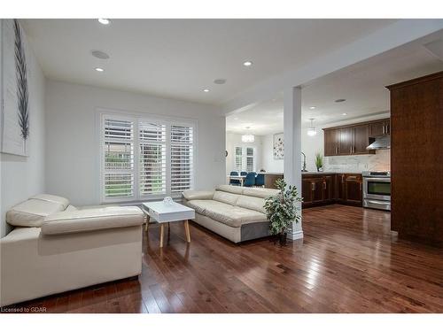 130 Clough Crescent, Guelph, ON - Indoor Photo Showing Living Room