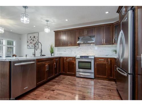 130 Clough Crescent, Guelph, ON - Indoor Photo Showing Kitchen