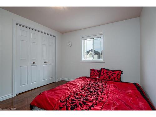 130 Clough Crescent, Guelph, ON - Indoor Photo Showing Bedroom