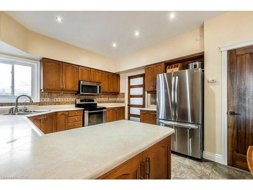 60 Brewster Place, Cambridge, ON - Indoor Photo Showing Kitchen With Double Sink