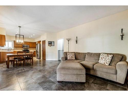 60 Brewster Place, Cambridge, ON - Indoor Photo Showing Living Room