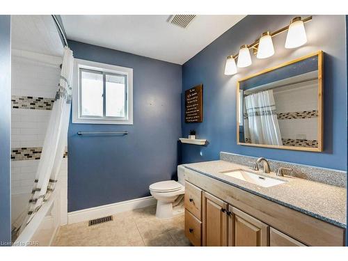 60 Brewster Place, Cambridge, ON - Indoor Photo Showing Bathroom