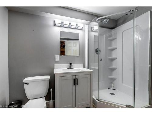 60 Brewster Place, Cambridge, ON - Indoor Photo Showing Bathroom