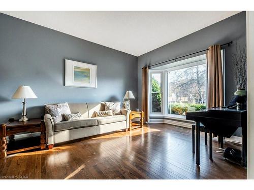 60 Brewster Place, Cambridge, ON - Indoor Photo Showing Living Room