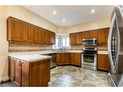 60 Brewster Place, Cambridge, ON - Indoor Photo Showing Kitchen