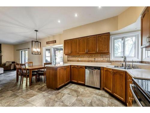 60 Brewster Place, Cambridge, ON - Indoor Photo Showing Kitchen With Double Sink