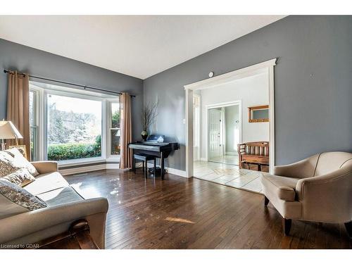 60 Brewster Place, Cambridge, ON - Indoor Photo Showing Living Room