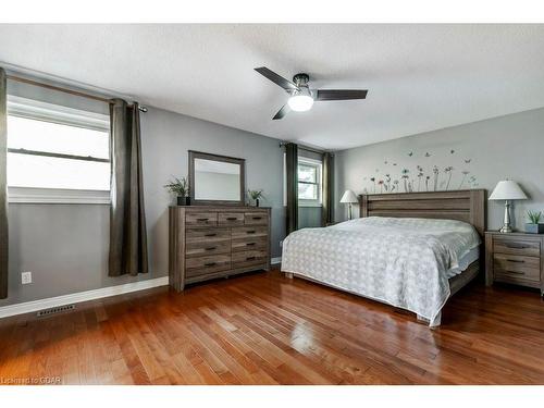 60 Brewster Place, Cambridge, ON - Indoor Photo Showing Bedroom